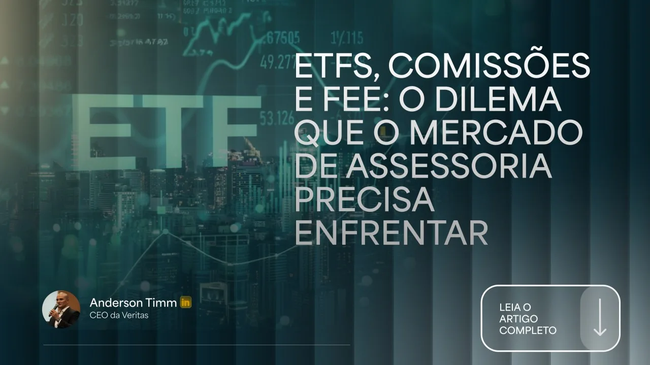 Gráfico de crescimento financeiro em tela digital com moedas e calculadora sobre mesa de assessoria de investimentos.